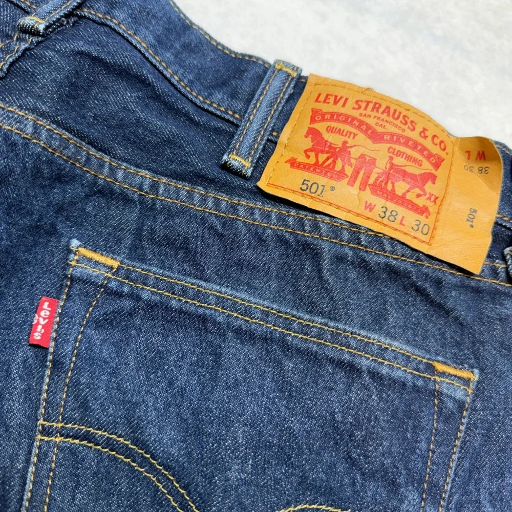 Levi's 501 Original Fit Jeans Mens 38x30 Dark Wash Blue Straight Leg Distressed - Picture 5 of 12